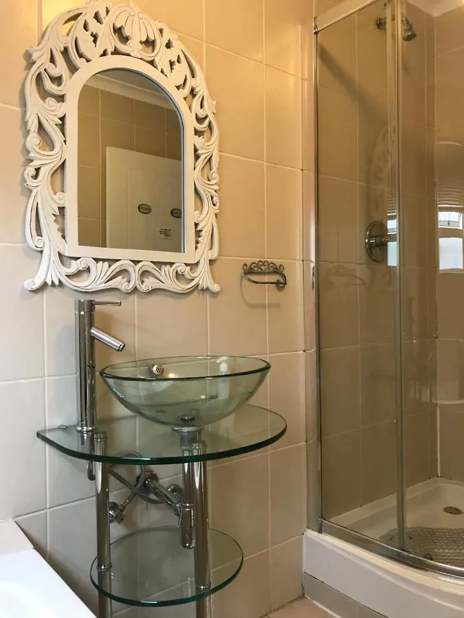 Bay Breeze Guesthouse Selfcatering Gordonʼs Bay 0*,