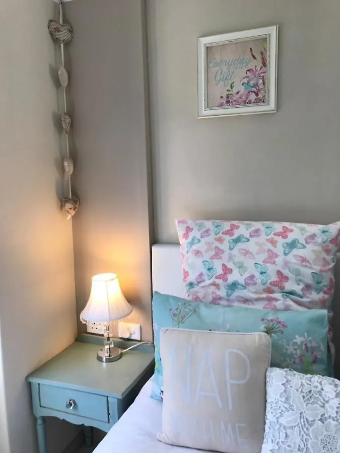 Bay Breeze Guesthouse Selfcatering Gordonʼs Bay 0*,