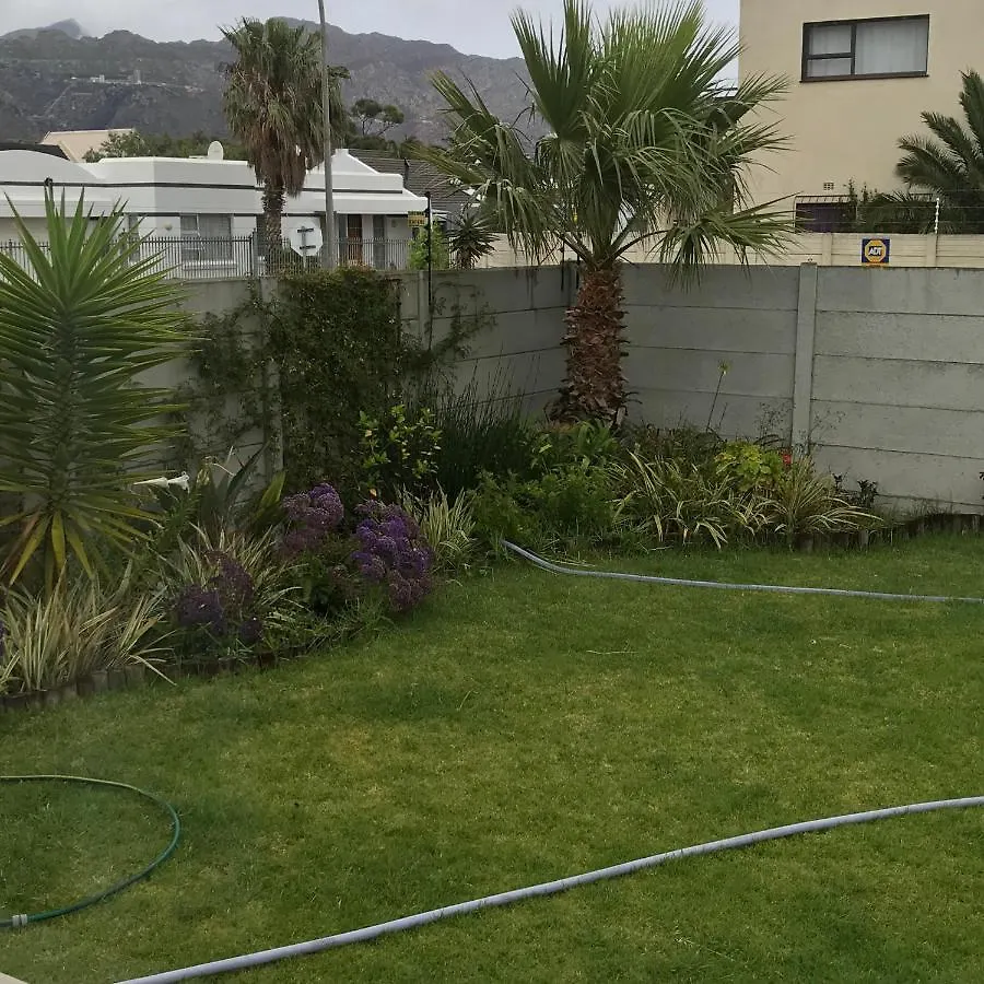 Maison d'hôtes Bay Breeze Guesthouse Selfcatering Gordonʼs Bay