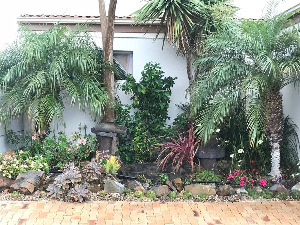 Bay Breeze Guesthouse Selfcatering Gordonʼs Bay